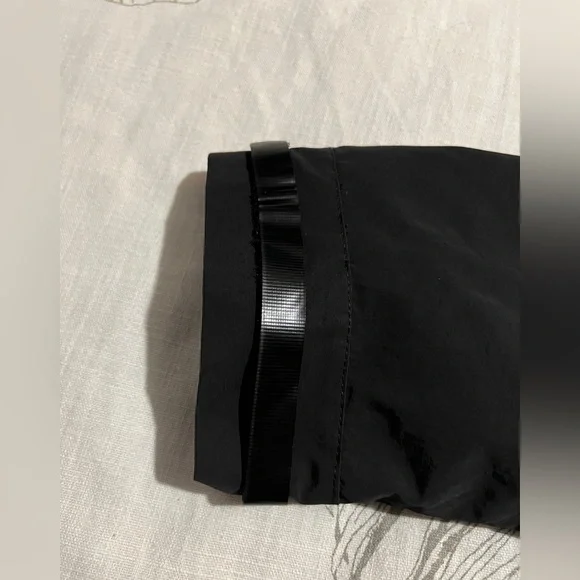 NWOT Oversized Wind Breaker and Rain Jacket - Picture 6 of 8